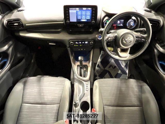 Toyota YARIS 2021-05 8318337-1