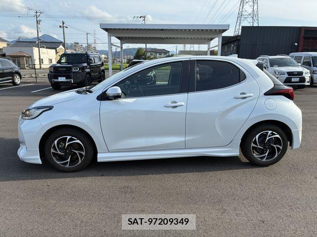 Toyota YARIS 2024-02 8318338-9