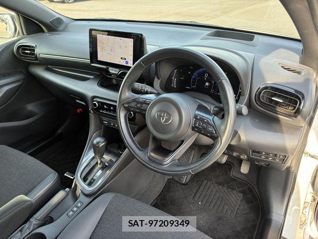 Toyota YARIS 2024-02 8318338-11