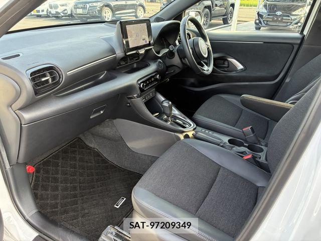 Toyota YARIS 2024-02 8318338-18