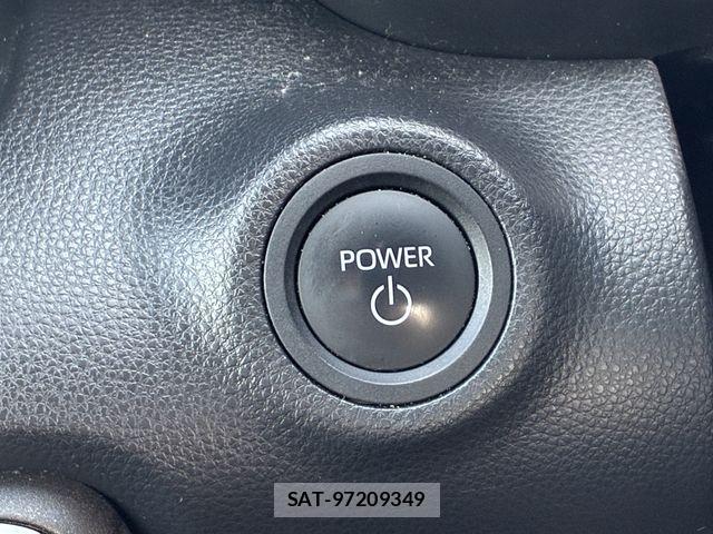Toyota YARIS 2024-02 8318338-26