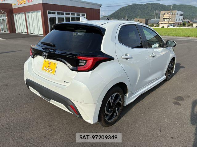 Toyota YARIS 2024-02 8318338-6