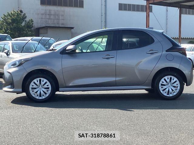 Toyota YARIS 2024-01 8318340-19