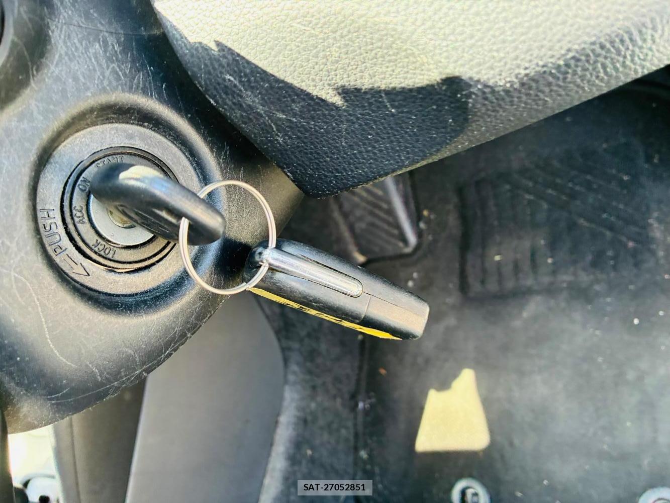 Toyota YARIS 2023/07 8173289-16