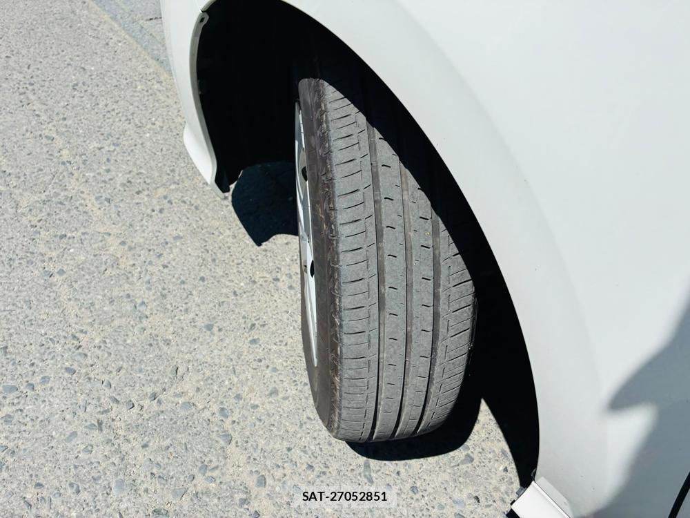 Toyota YARIS 2023/07 8173289-31