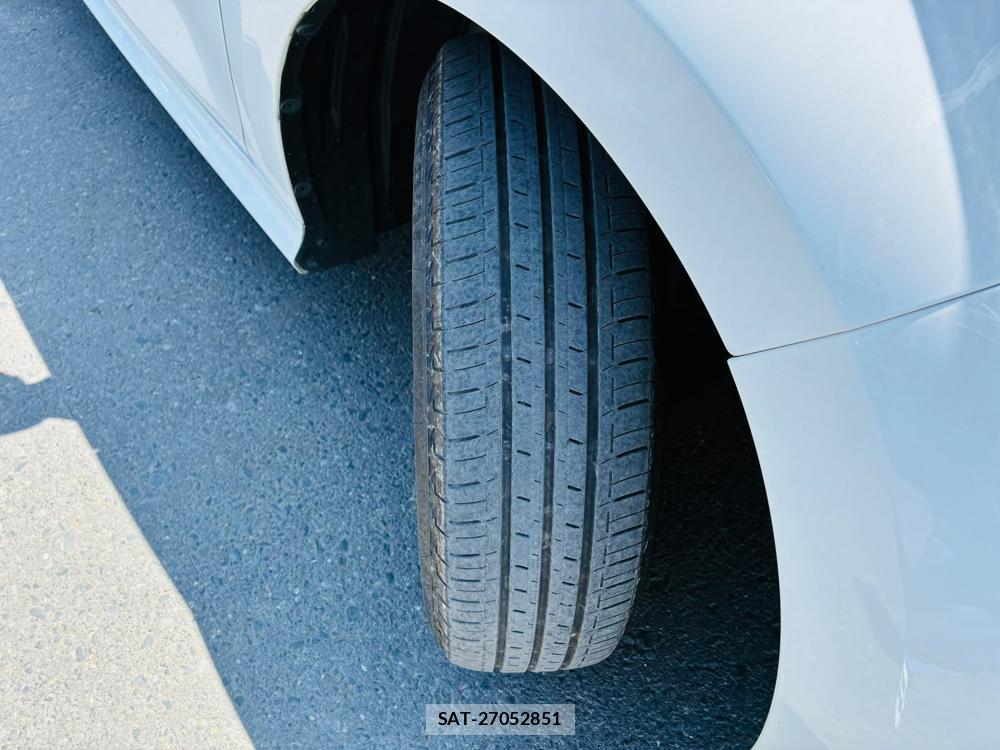 Toyota YARIS 2023/07 8173289-32