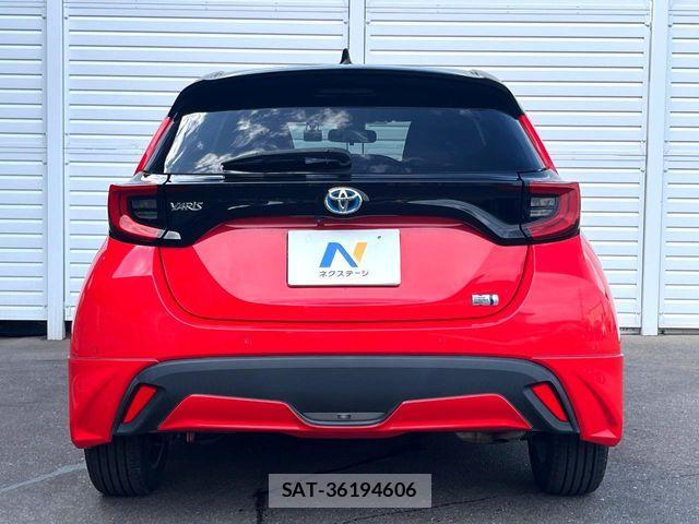 Toyota YARIS 2021-08 8338685-14