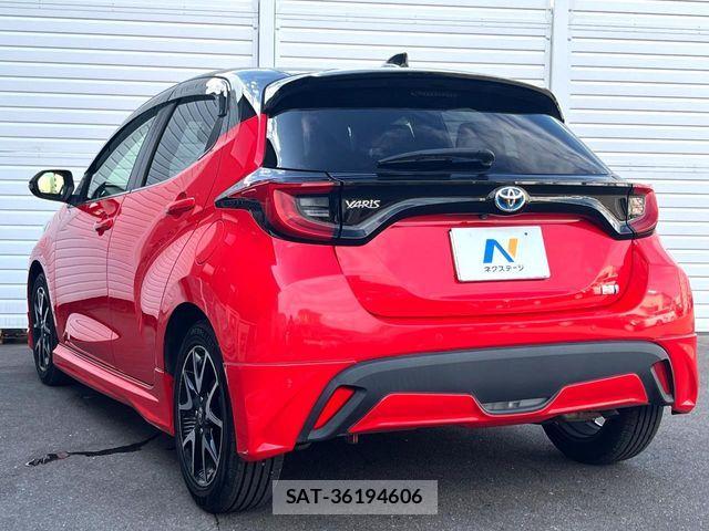 Toyota YARIS 2021-08 8338685-16