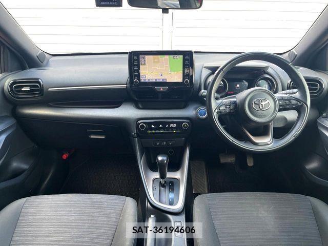 Toyota YARIS 2021-08 8338685-1