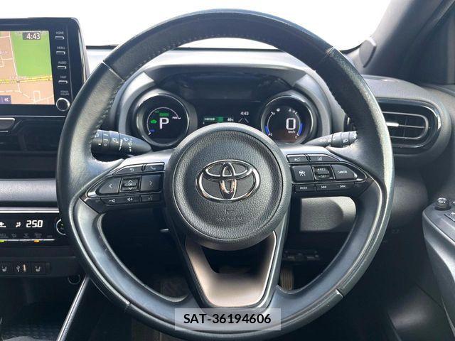 Toyota YARIS 2021-08 8338685-7