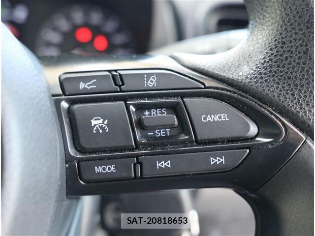 Toyota YARIS 2023-07 8338683-15