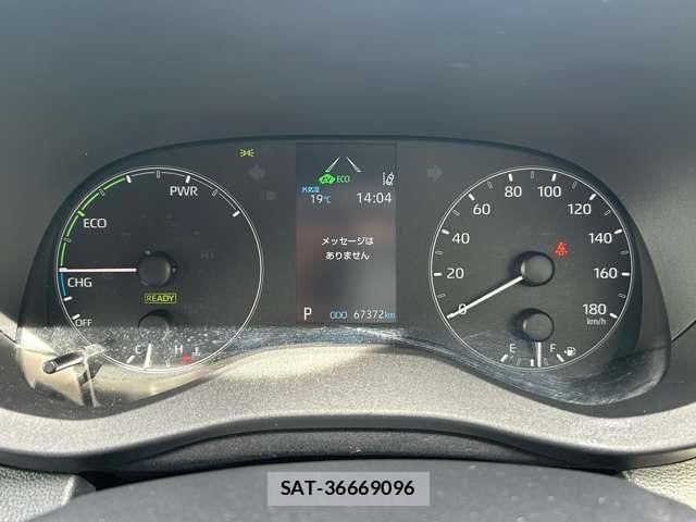 Toyota YARIS 2023-06 8338682-16