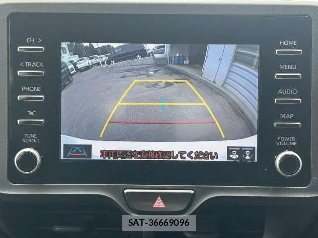 Toyota YARIS 2023-06 8338682-21