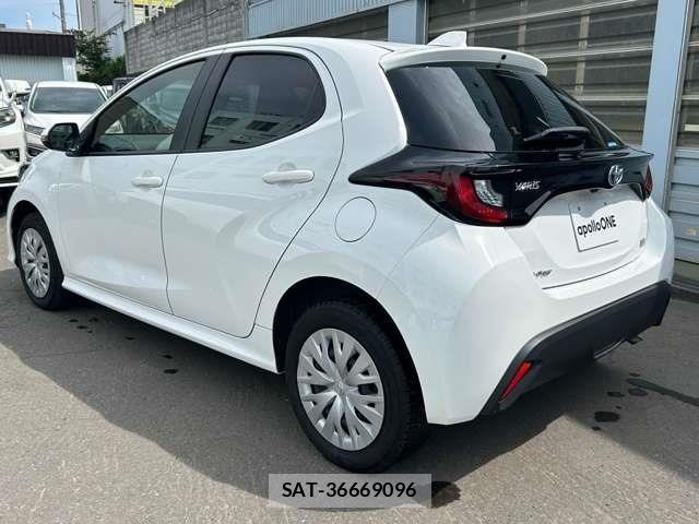 Toyota YARIS 2023-06 8338682-6