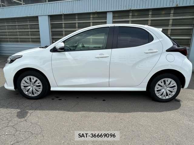 Toyota YARIS 2023-06 8338682-7