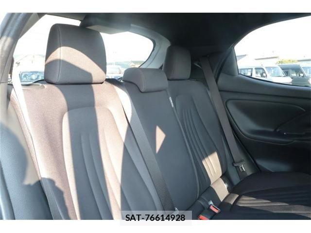 Toyota YARIS 2023-06 8338680-9