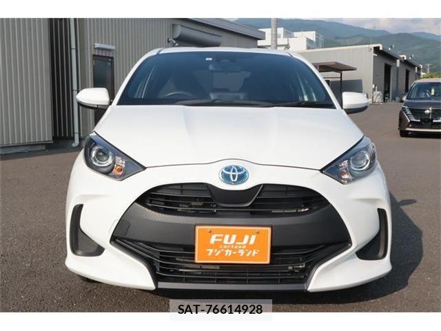 Toyota YARIS 2023-06 8338680-13