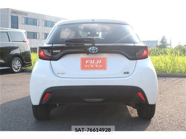 Toyota YARIS 2023-06 8338680-14