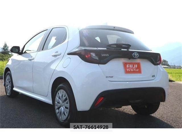 Toyota YARIS 2023-06 8338680-16