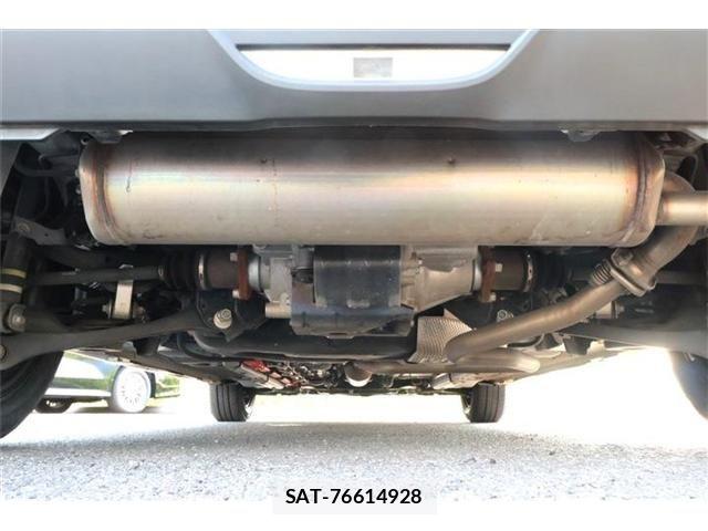 Toyota YARIS 2023-06 8338680-17