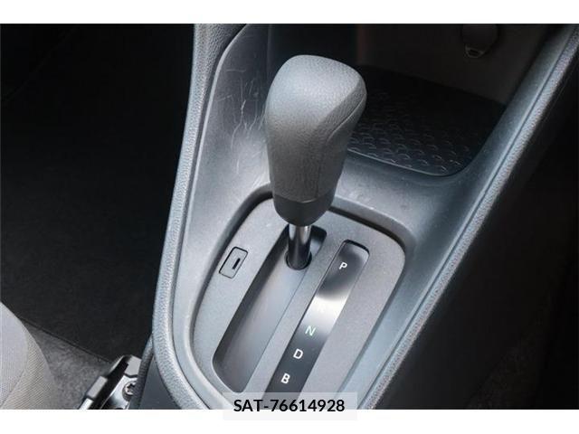 Toyota YARIS 2023-06 8338680-18
