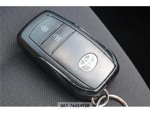 Toyota YARIS 2023-06 8338680-20