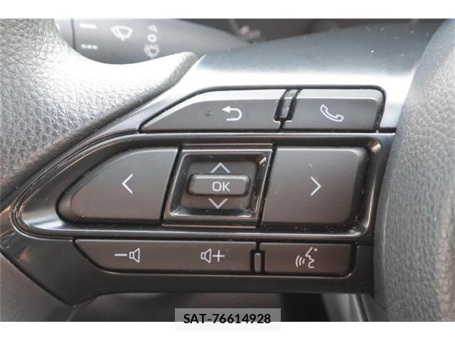 Toyota YARIS 2023-06 8338680-21