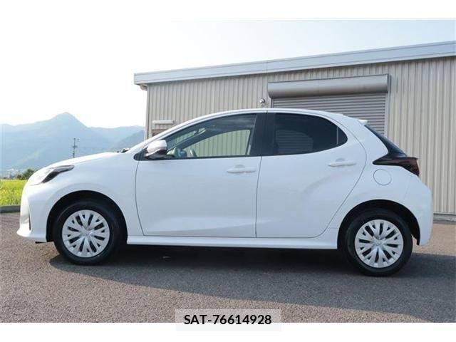 Toyota YARIS 2023-06 8338680-27