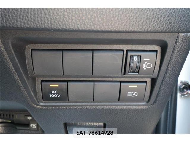 Toyota YARIS 2023-06 8338680-7
