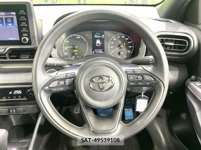 Toyota YARIS 2023-07 8338679-10