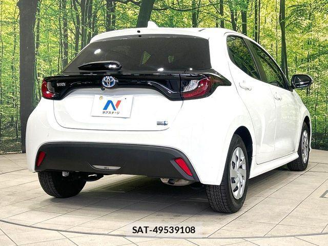 Toyota YARIS 2023-07 8338679-16