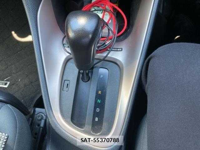 Toyota YARIS 2020-05 8338686-17