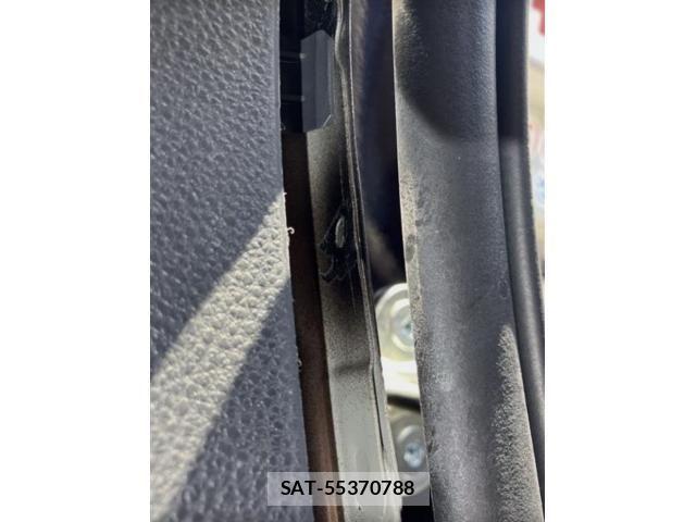 Toyota YARIS 2020-05 8338686-23