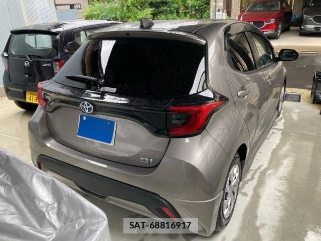 Toyota YARIS 2023-08 8338684-2