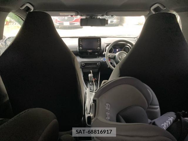 Toyota YARIS 2023-08 8338684-4