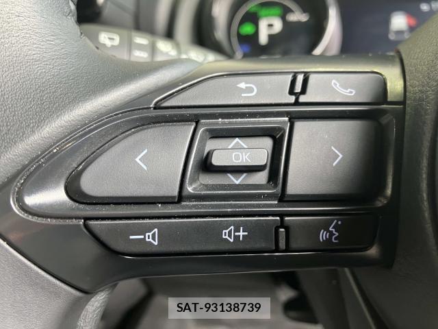 Toyota YARIS 2023-07 8338678-17