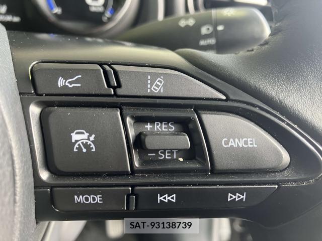 Toyota YARIS 2023-07 8338678-18