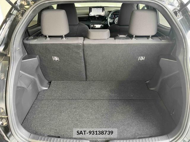 Toyota YARIS 2023-07 8338678-21