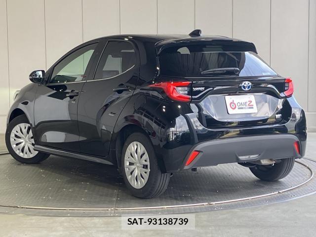 Toyota YARIS 2023-07 8338678-29
