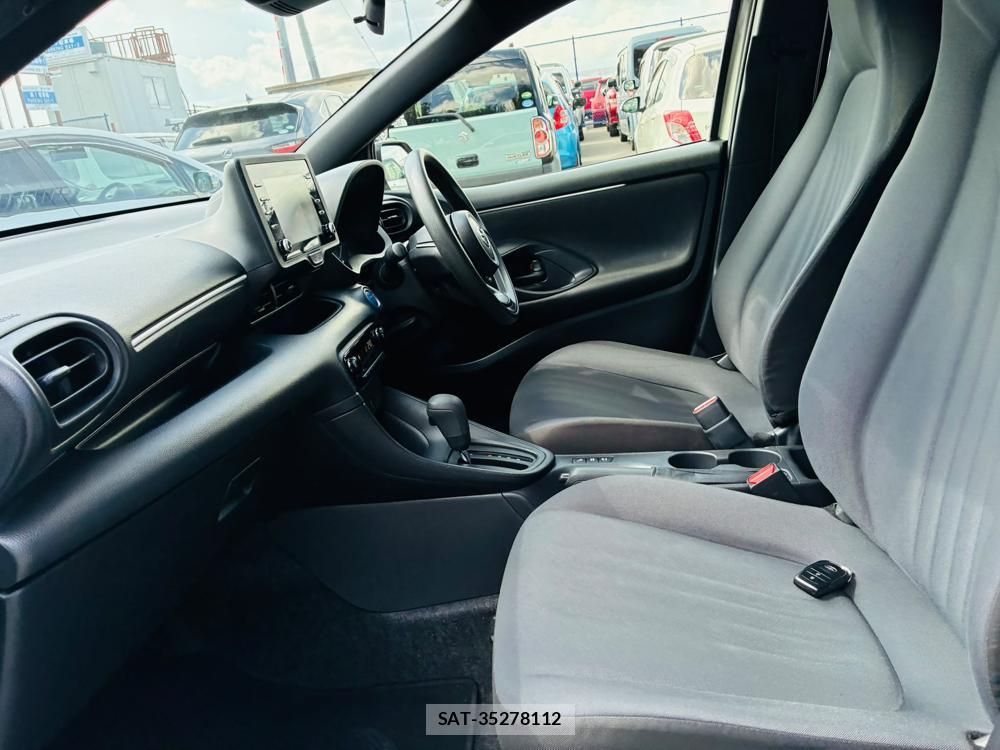Toyota YARIS 2022-07 8329151-10