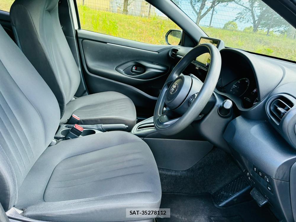 Toyota YARIS 2022-07 8329151-11