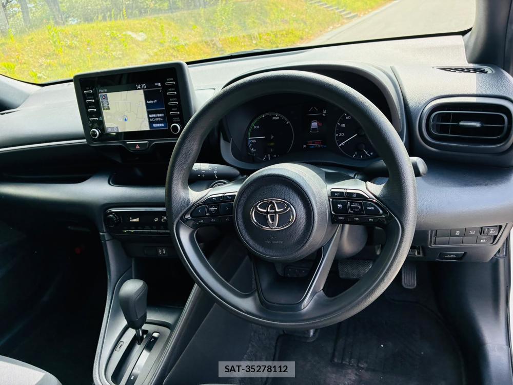 Toyota YARIS 2022-07 8329151-14