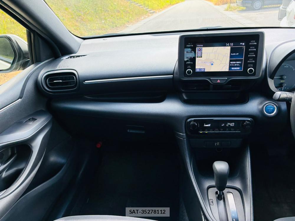 Toyota YARIS 2022-07 8329151-16