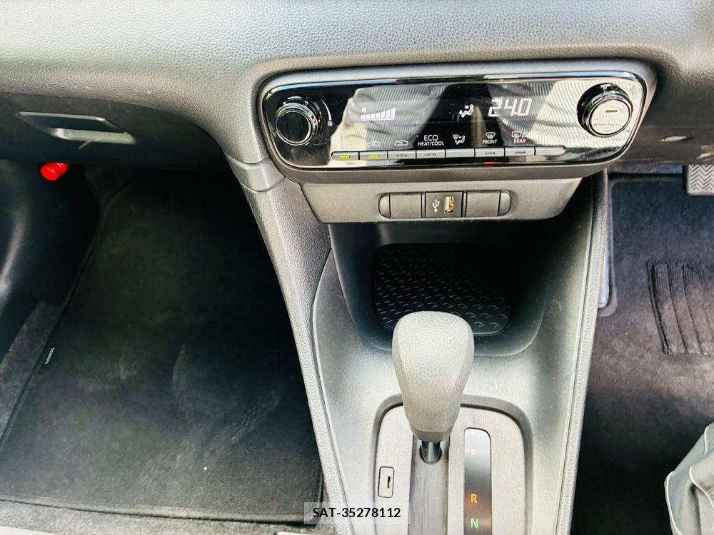 Toyota YARIS 2022-07 8329151-18