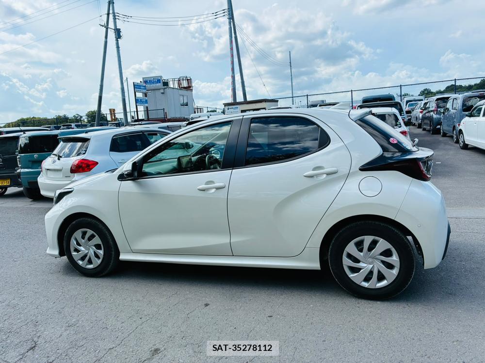 Toyota YARIS 2022-07 8329151-1