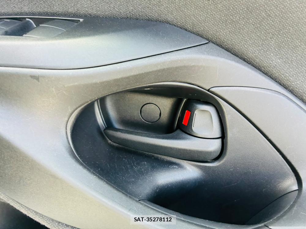 Toyota YARIS 2022-07 8329151-19