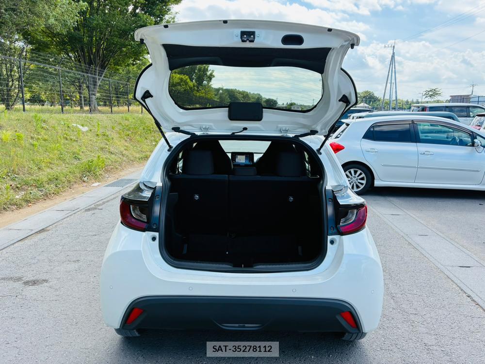 Toyota YARIS 2022-07 8329151-25