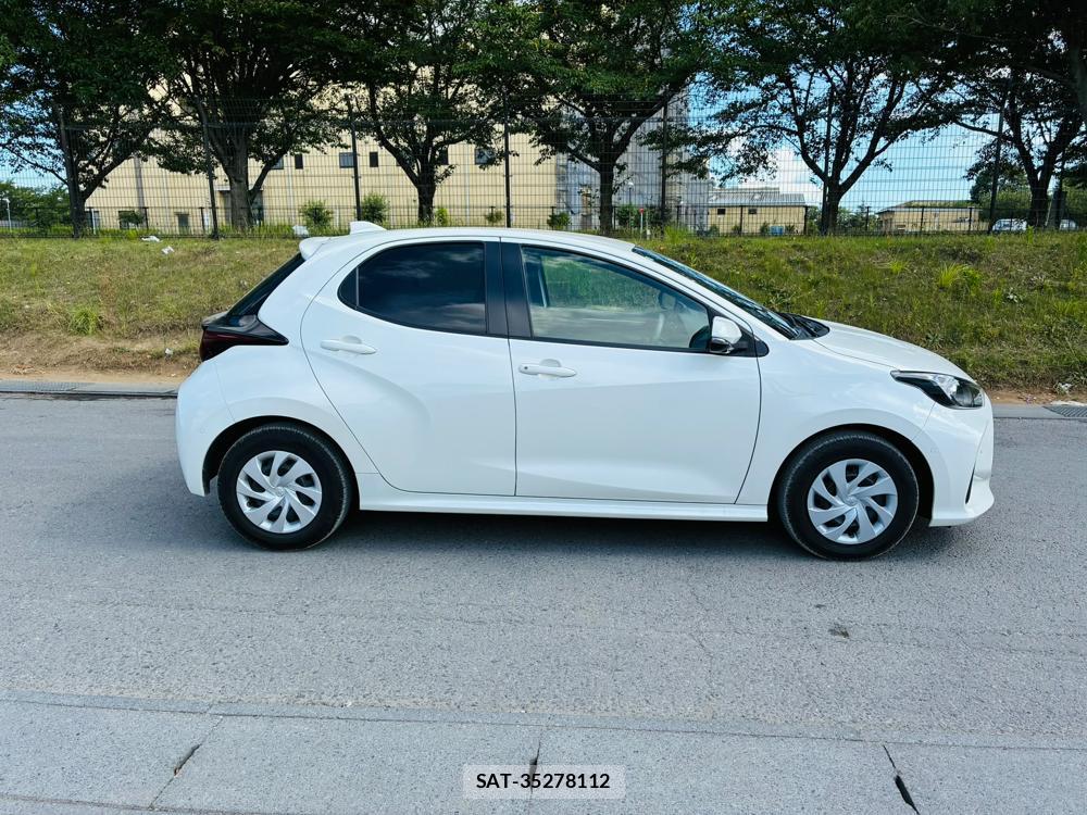 Toyota YARIS 2022-07 8329151-5