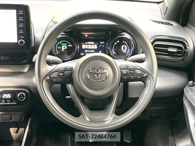 Toyota YARIS 2020-03 8355965-10