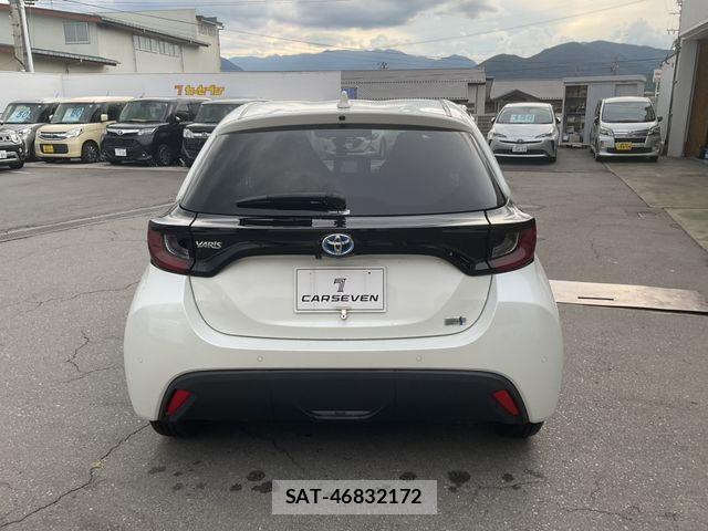Toyota YARIS 2021-12 8370021-2